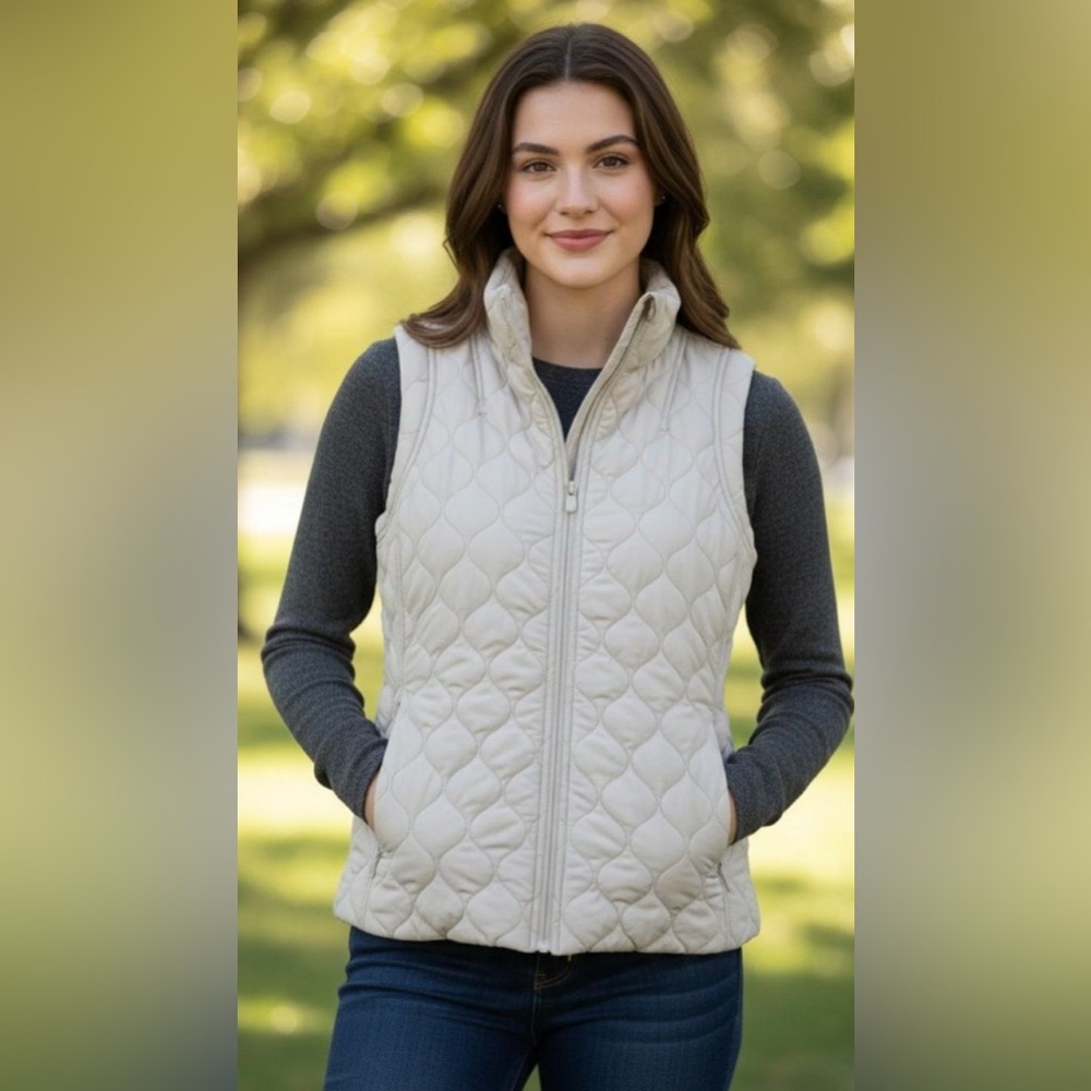 Kirkland Signature Quilted Vest – NWT ✨